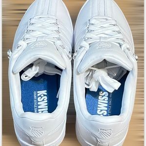 WOMEN'S K-SWISS CLASSIC VN SNEAKERS